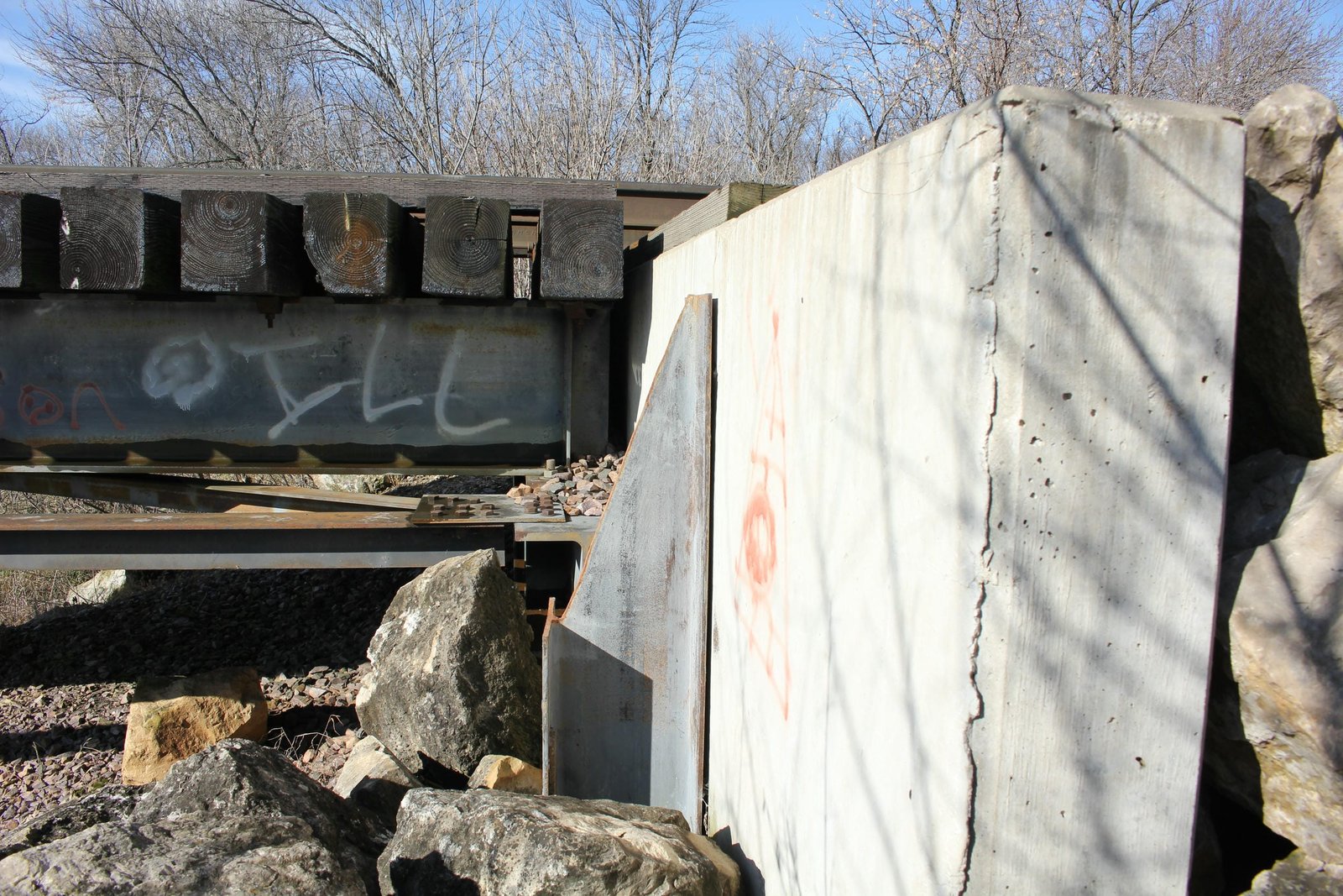 North abutment